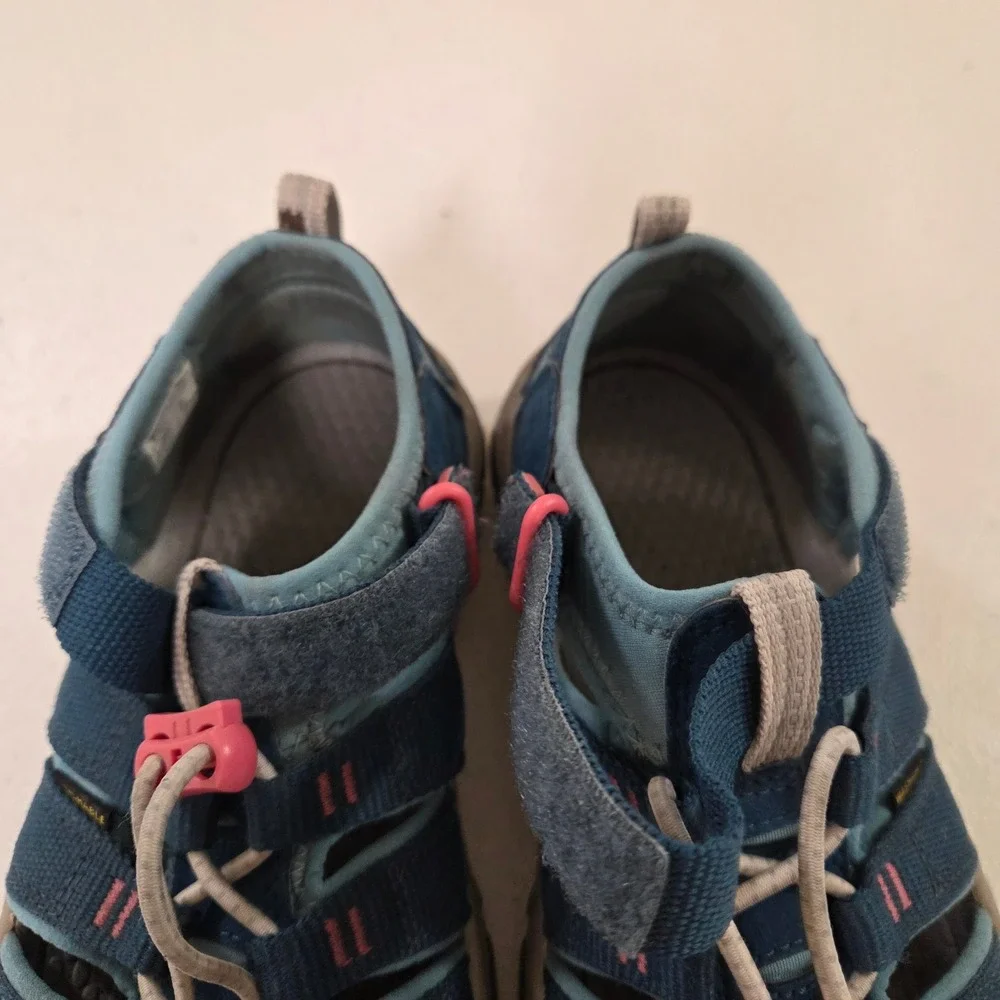 KEEN Newport H2 Blue Pink Kids Sport Sandals Size 2 US EU 34 Washable Hiking
